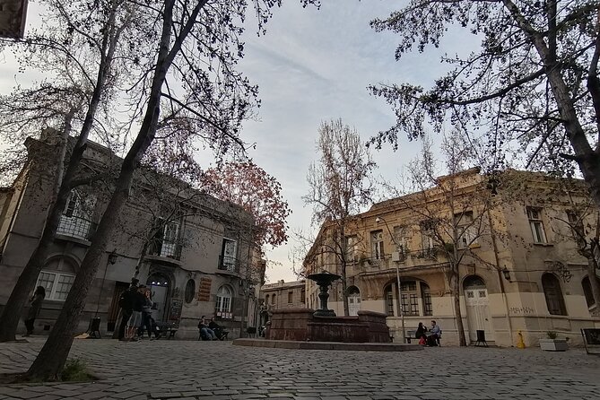 2-Hour Walking Tour of Yungay The Coolest Neighborhood in Chile - Plaza Yungay and Palacio Álamos: squares with a role
