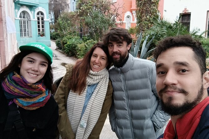 2-Hour Walking Tour of Yungay The Coolest Neighborhood in Chile - Price and logistics: is $35 worth it for 2 hours?