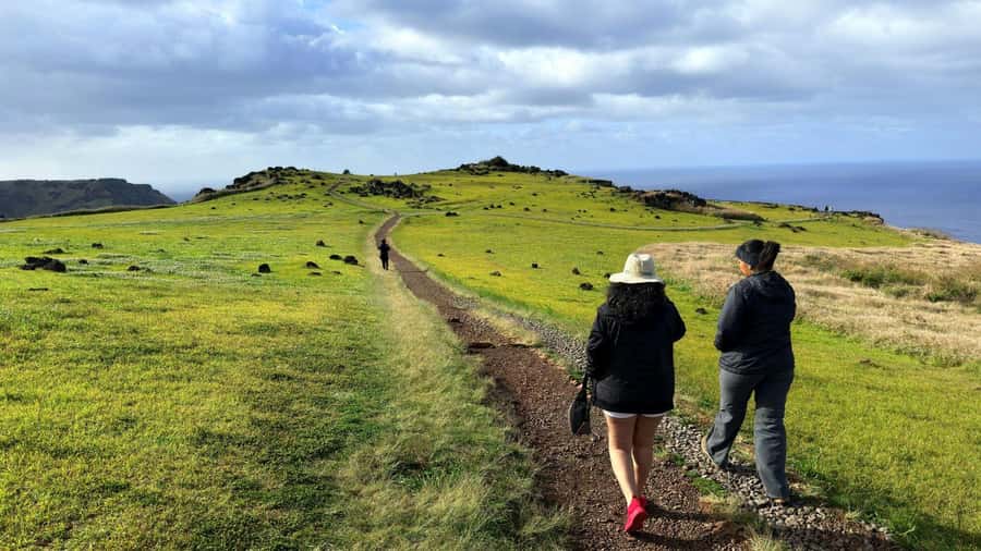 Ahu Vinapu, Rano Kao and Orongo City Half-Day Tour - Rano Kau: crater lake views and the islets you can name