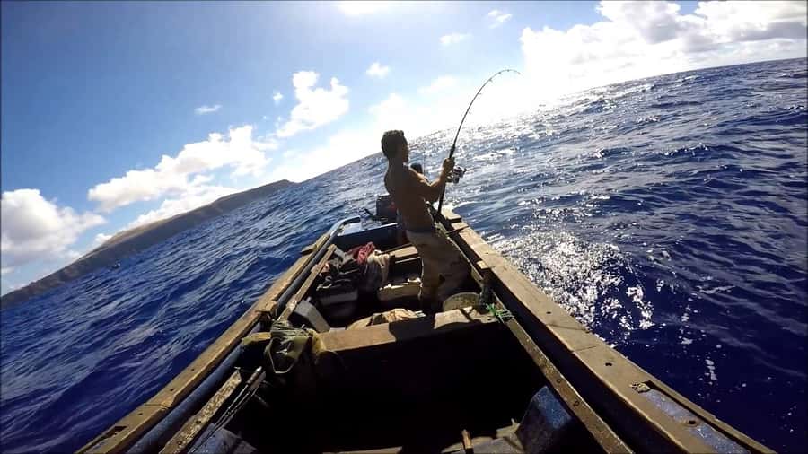 Ancestral fishing: Fishing with an experienced Rapa Nui - A tight 3-hour itinerary, and what each stop is for