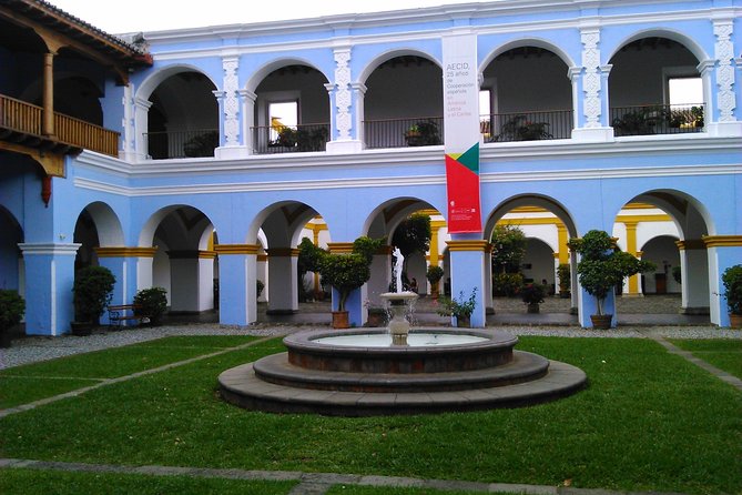 Antigua Walking Tour Morning and Afternoon - Mercado de Artesanías finish: shop near the action