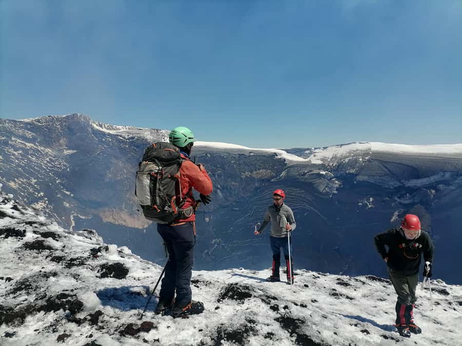 Ascent to Villarrica volcano 2,847masl, from Pucón - The descent plan: snow sliding in some seasons, walking in others