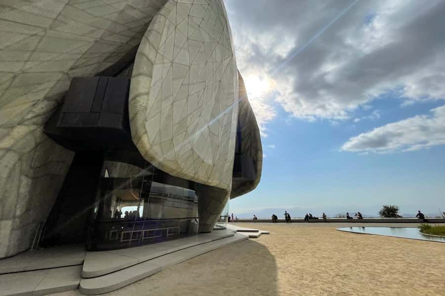 Bahá'i Temple and Cousiño Macul Vineyard - Key highlights worth your attention