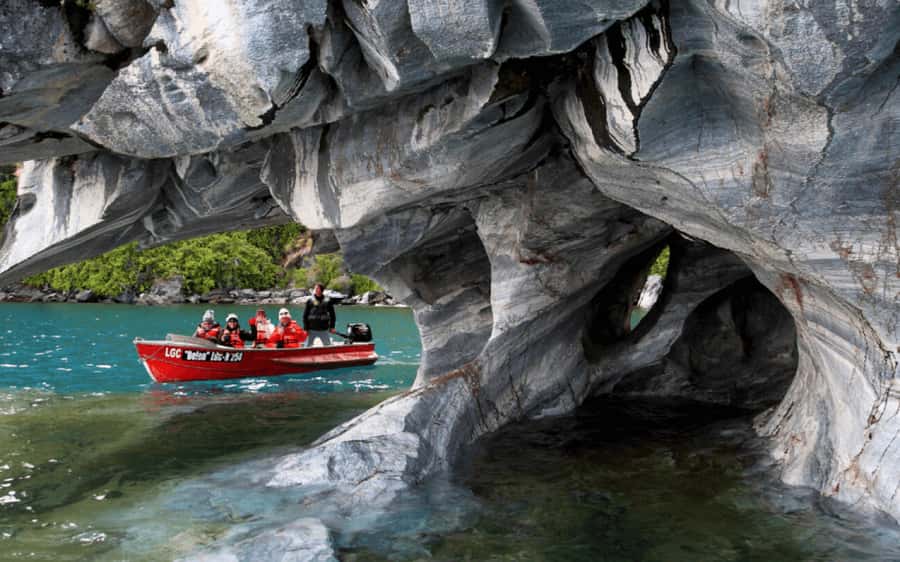 Coyhaique: Marble Chapels and Lake General Carrera Tour - Laguna Verde Mirador: Emerald Water and Jungle Edges