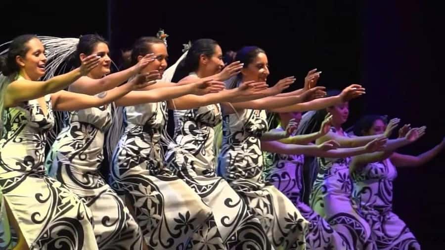 Dinner Show in Bali Hai with Wine refill and transportation - The Dinner and Wine Refill: What’s Included, What’s Not