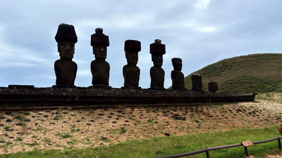 Easter Island: Full-Day Tour to Anakena - Ahu Tongariki: the oceanfront moai lineup you plan your day around