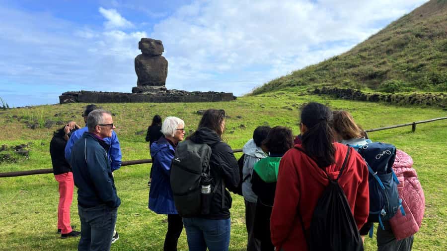 Easter Island: Full-Day Tour to Anakena - Ahu Nau Nau and the moai that make you look twice