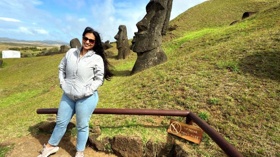 Easter Island: Full-Day Tour to Anakena - Start in Hanga Roa, then track moai along the coasts