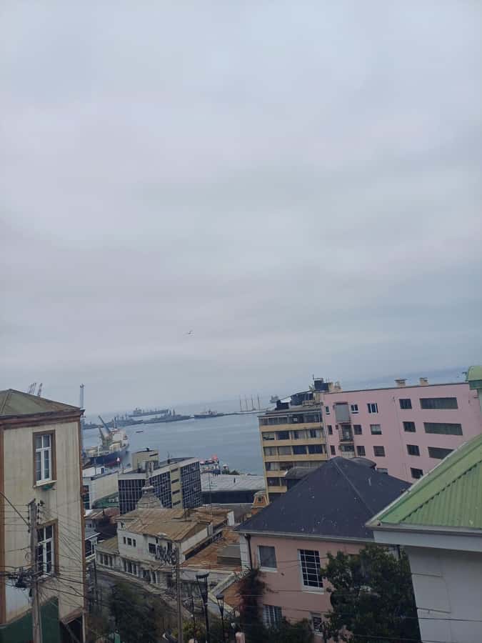 Exclusive Coastal Tour: Valparaíso, Viña del Mar & Reñaca - Valparaíso on Foot: Cerro Alegre and Cerro Concepción
