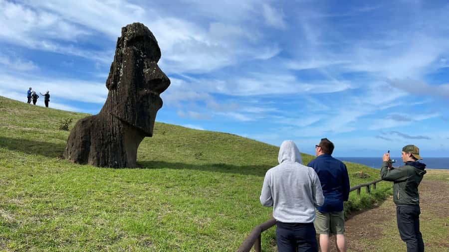 From Hanga Roa: Rapa Nui Culture Sightseeing Tour - Moai, quarry, beach: why this one-day loop works