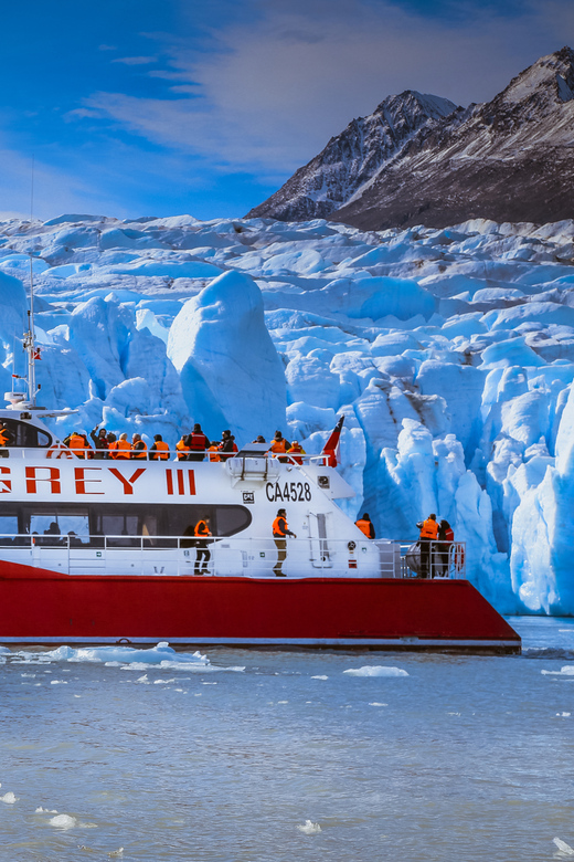 From Puerto Natales: Grey Glacier Tour - Hotel Lago Grey meal and coffee: plan for what’s not included