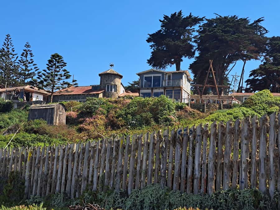 From Santiago: Isla Negra, Pablo Neruda Museum & Winery Tour - Maipo Valley Winery Hacienda: Family Traditions and Wine Tasting