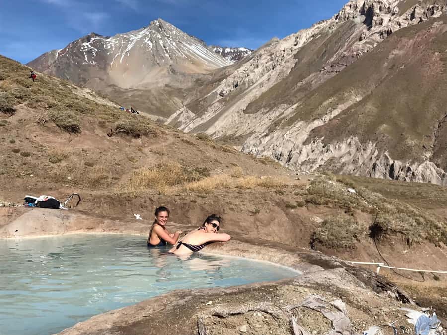 From Santiago: Maipo Canyon Volcano and Hot Spring Tour - Lunch timing, picnic style, and the wine break