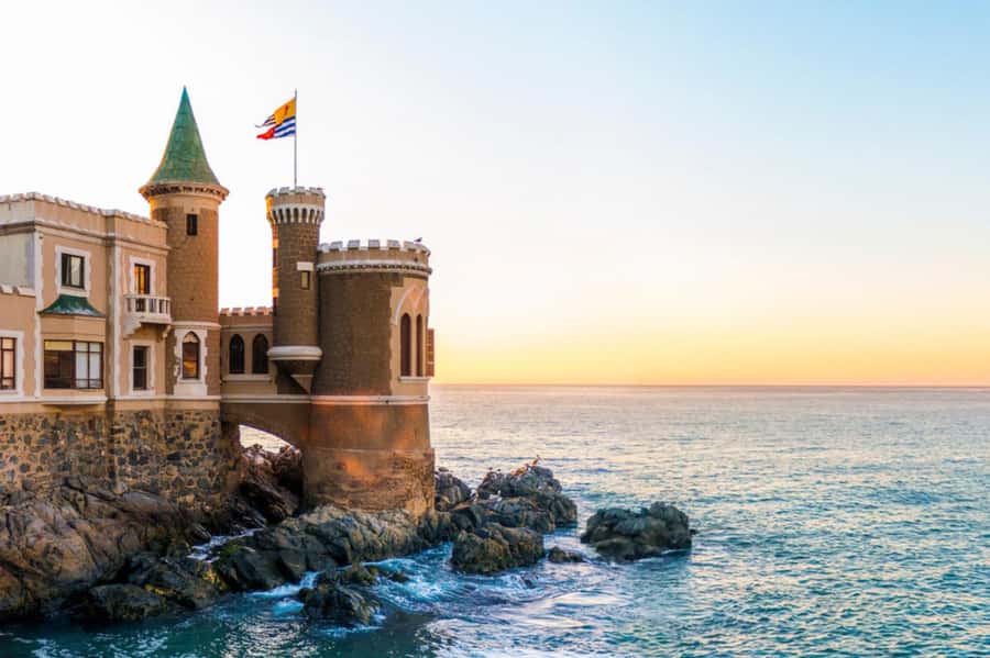 From Santiago: Vineyard, Valparaíso, and Viña del Mar Tour - Valparaiso hills, Cerro Alegre, and a guided walking plan you can handle