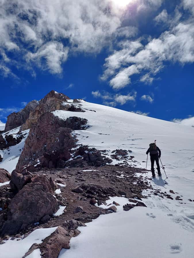 Full-Day Trek to Cerro El Pintor from Santiago - Packed lunch, snacks, and included gear: what saves you time and stress