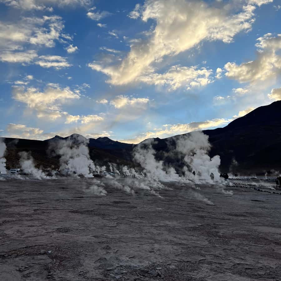 Geysers del Tatio: Sunrise and breakfast in Atacama - Walking the geysers: 80+ active vents and 86°C water
