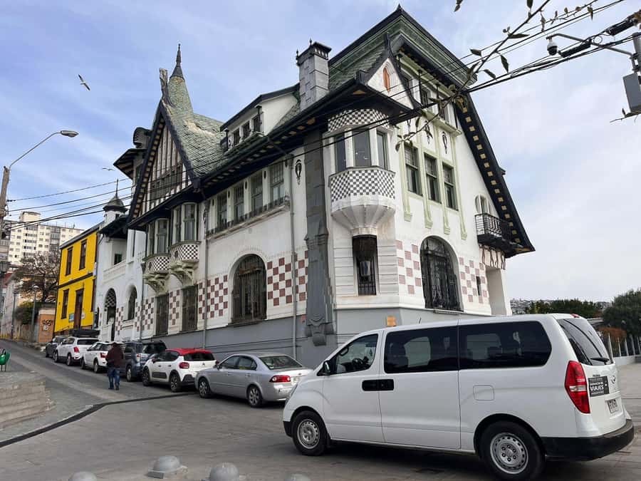 Historic Valparaíso: Private tour by vehicle - Key things to know before you go