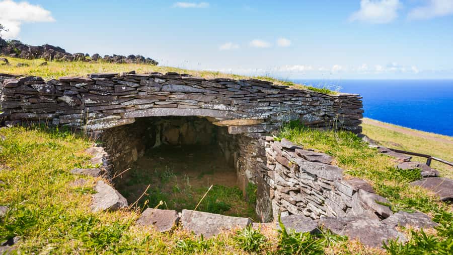 Orongo: The mythical city of kings - Before you start: pickup, comfort, and how to get the most out of the guide