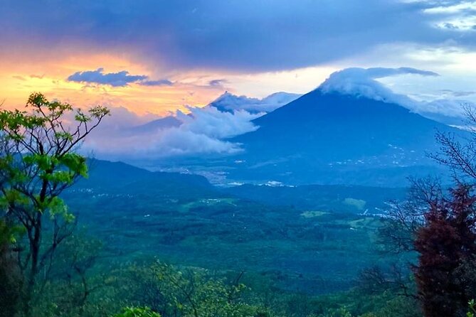 Pacaya Volcano Luxury Sunset Horseback Riding Tour/ Dinner Cooked by-Lava Chef - Meeting the horses in Antigua colors (and getting matched to your cowboy)