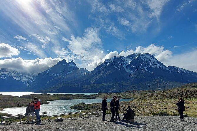 Private Torres del Paine & Milodon, departing from Punta Arenas - Cerro Castillo break: coffee, bathrooms, and local rhythm
