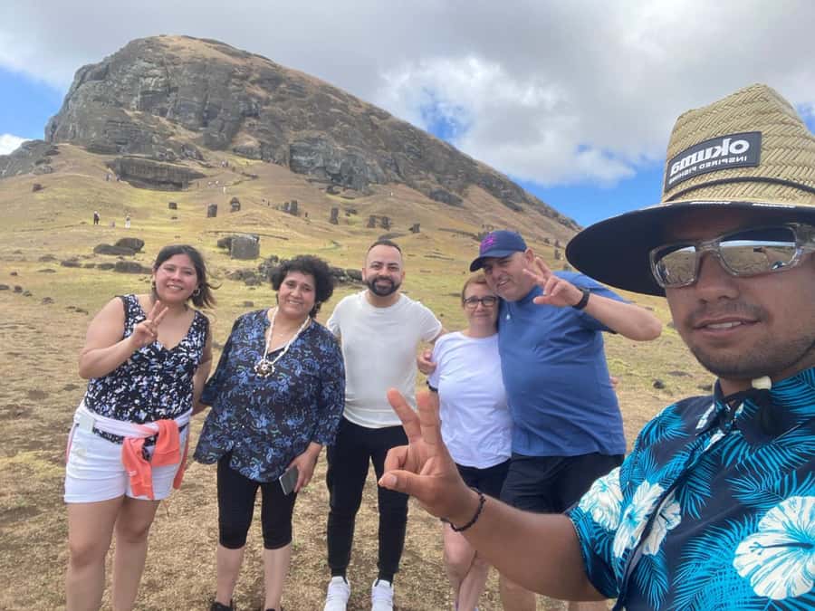 Private tour: where the history of the Moai was born - Native guide quality is the real differentiator