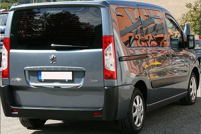 Private Transfer from Santiago Airport to Santiago - Door-to-door pickup at Santiago Airport, without the guessing game