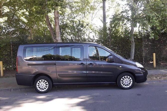 Private Transfer from Santiago Airport to Santiago - The vehicle and luggage rules that actually affect your day