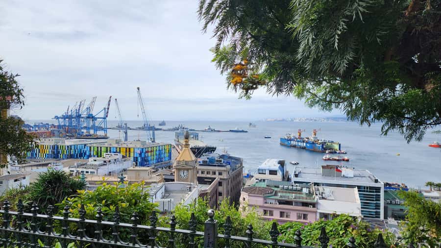Private: Viña del Mar and Valparaiso Day Tour - The road to Valparaíso: quick drives, big viewpoint payoff