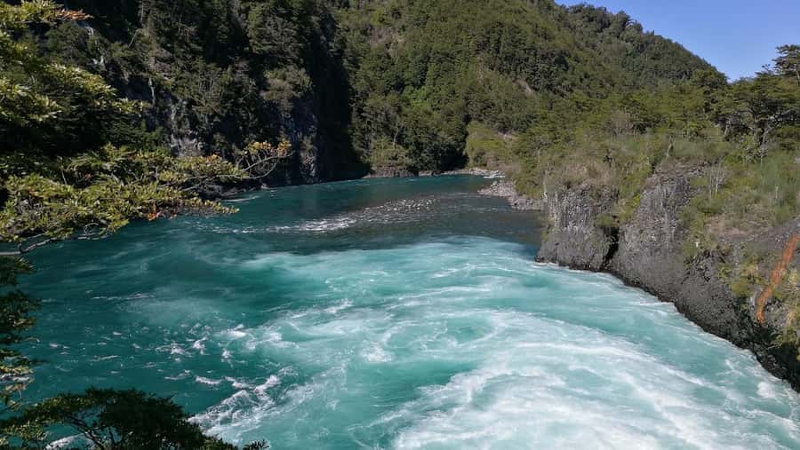 Puerto Montt: Osorno Volcano and Petrohué Falls Guided Tour - Osorno Volcano and Petrohué Falls From Puerto Montt in One 10-Hour Loop