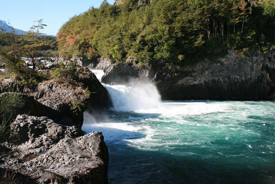 Puerto Montt: Osorno Volcano and Petrohué Falls Guided Tour - Morning Pickup and the Lake Llanquihue Drive Between Volcanoes