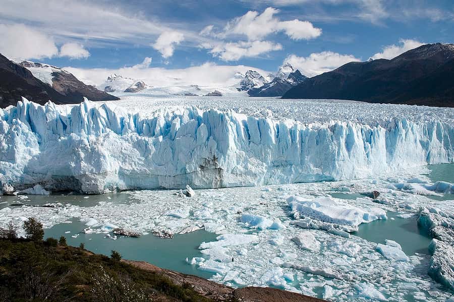 Puerto Natales: Day Trip to Perito Moreno Glacier Argentina - A long day trip with a big payoff at Los Glaciares