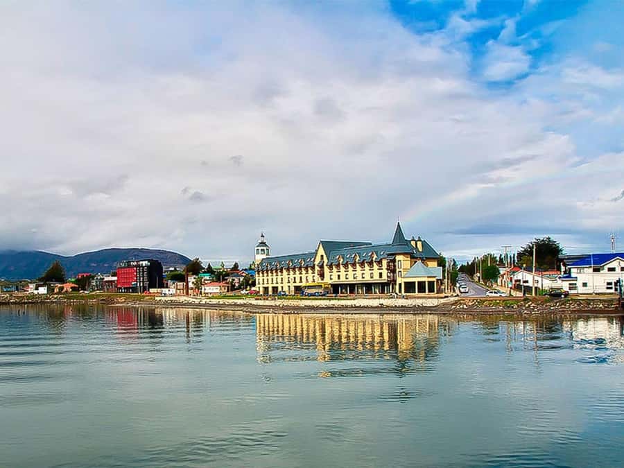 Puerto Natales: Full-Day Torres del Paine Tour - The drive and the photo logic: Laguna Amarga to Nordenskjold Lake