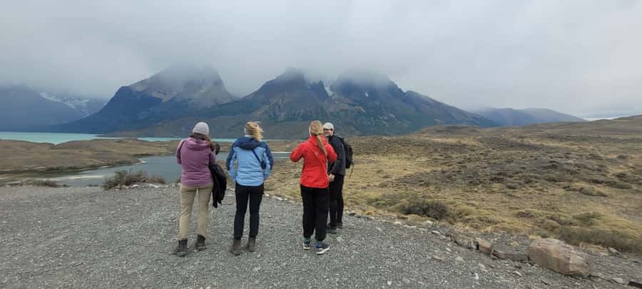 Puerto Natales: Torres del Paine Full Day Tour - Gray Lake and the Gray Glacier Beach Walk
