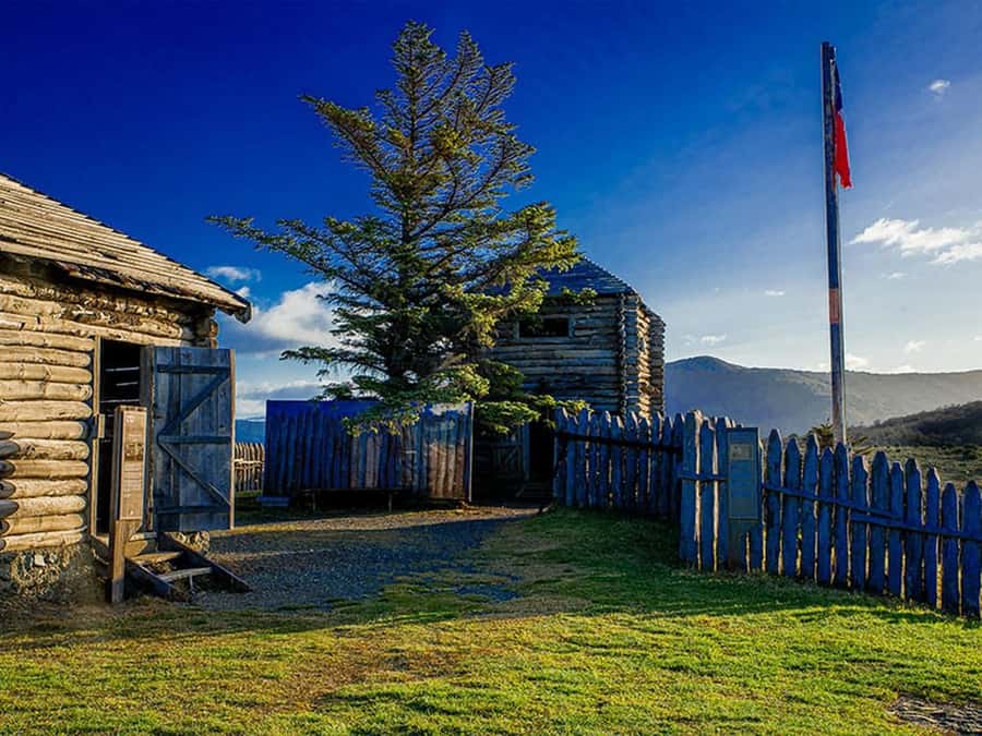 Punta Arenas: Fort Bulnes Historical Tour - The Hito de la Mitad de Chile photo stop, what it means for your mental map