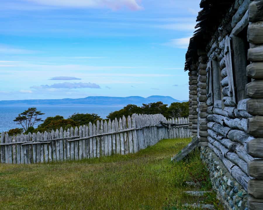 Punta Arenas: Fuerte Bulnes Shore Tour for Cruisers - The Midpoint of Chile marker, a quick stop with big symbolism