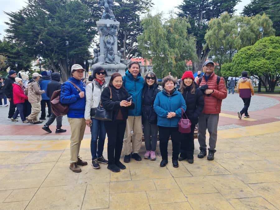 Punta Arenas: Magallanes National Reserve and City Tour - Cerro de la Cruz viewpoint: the big picture over Punta Arenas and the Strait