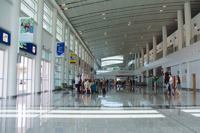 Round-Trip Transfer between Antigua Airport and Antigua Hotels - How the ANU arrival process actually feels