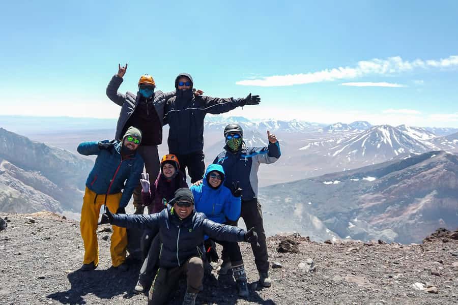 San Pedro de Atacama: Láscar Volcano Summit Hiking Day Trip - Driving up to 4,600 m: views plus the real altitude test