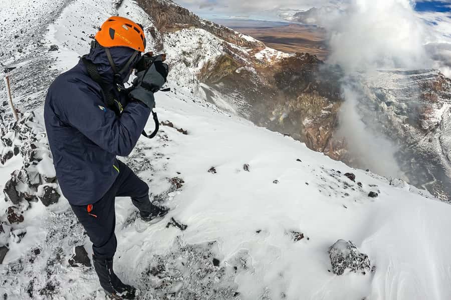 San Pedro de Atacama: Láscar Volcano Summit Hiking Day Trip - The 12-hour rhythm: pickup, jeep rides, and why timing matters