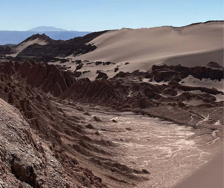San Pedro de Atacama Tour Guiado Valle de la Luna & Cocktail - Tres Marías and the natural amphitheater, where wind does the sculpting