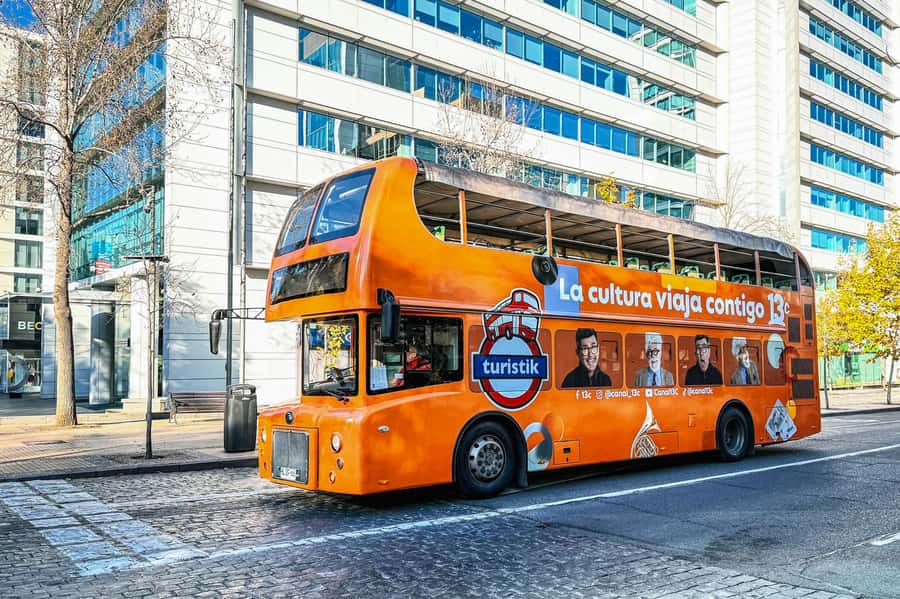 Santiago: 1-Day Hop-On Hop-Off Bus and Cable Car Ticket - Start at Parque Arauco, then move through Santiago’s mall-to-park rhythm