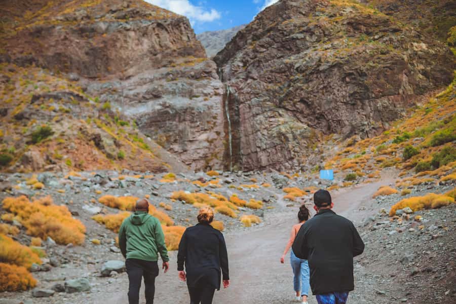 Santiago: Cajón del Maipo Hot Springs & Chilean Barbecue - Ride comfort, motion sickness risk, and who should skip this day trip