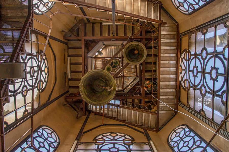 Santiago Cathedral's Bell Tower Official Tour - Entering the cathedral: your first 30 minutes of meaning