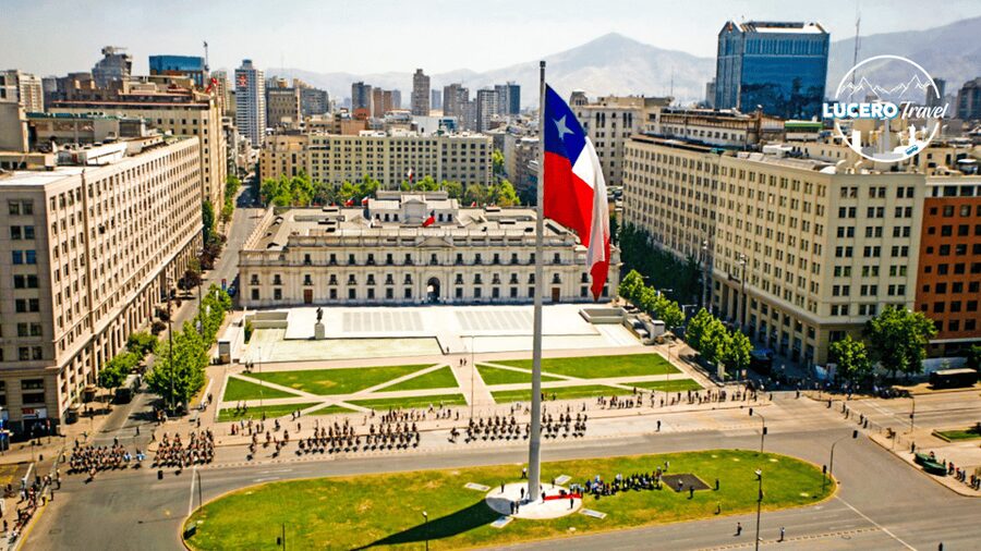 Santiago: City Highlights Walking Tour - Price and logistics: does $45 feel fair for 210 minutes?