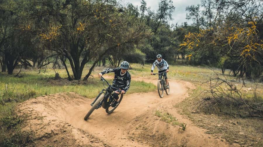 Santiago: E- Mountain Bike Rental to ride in a bike park - The Specialized Turbo Levo: the e-bike part you actually feel