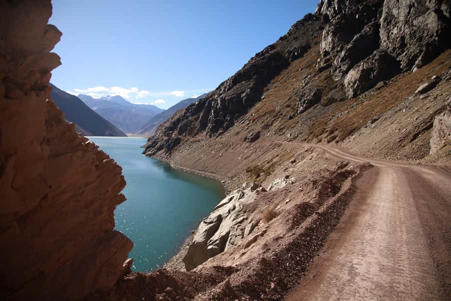 Santiago: Full day Embalse del Yeso, Casa de Chocolate, picnic & Hot Springs - Termas de Colina hot springs: your body’s schedule reset