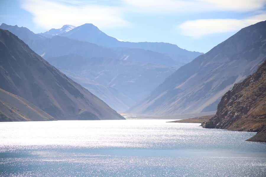 Santiago: Full day Embalse del Yeso, Casa de Chocolate, picnic & Hot Springs - Getting picked up in Santiago, then settling in for the mountain drive