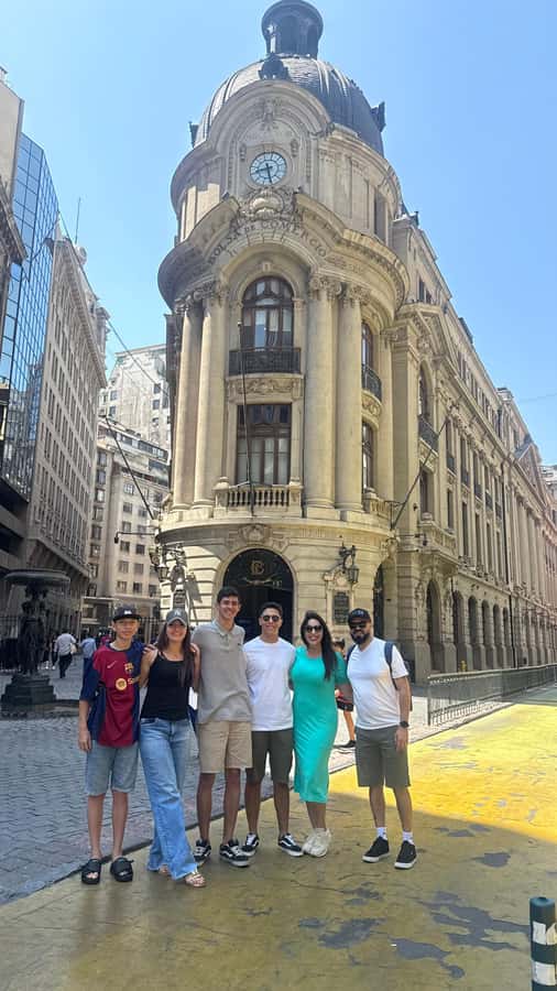 Santiago: Guided City Tour through the historic center of Santiago - Calle Nueva York and Calle Colorida, why these streets matter
