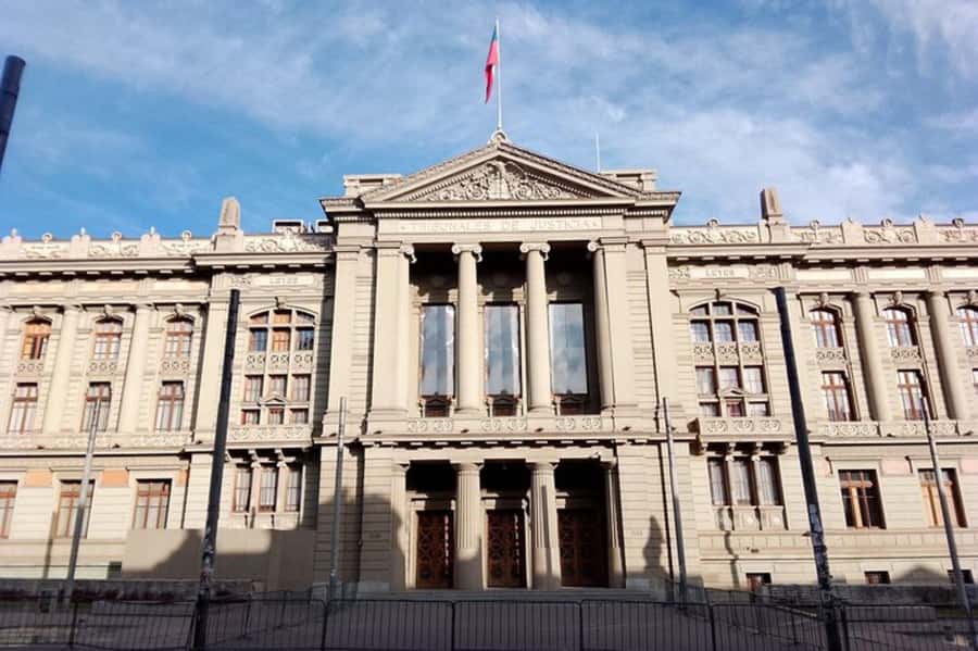 Santiago: Guided Walking Tour of the Historical Old Town - Plaza de Armas, the 1748 Cathedral, and City Hall: the heart beats here