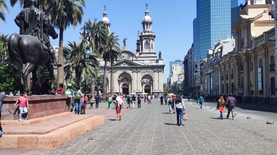 Santiago: Highlights Private City Tour - Guide style and language options, including a named highlight
